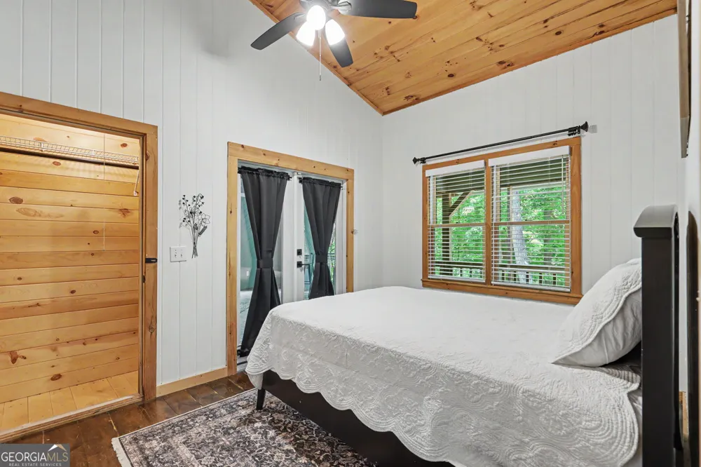 220A Brookwood LN Clarkesville, GA 30523