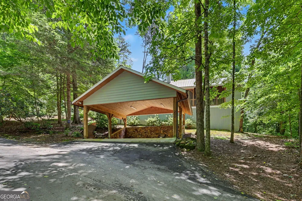 220A Brookwood LN Clarkesville, GA 30523