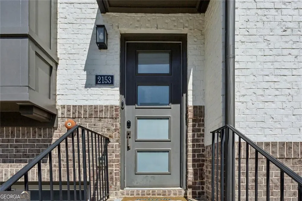 2153 Hinton DR Smyrna, GA 30080