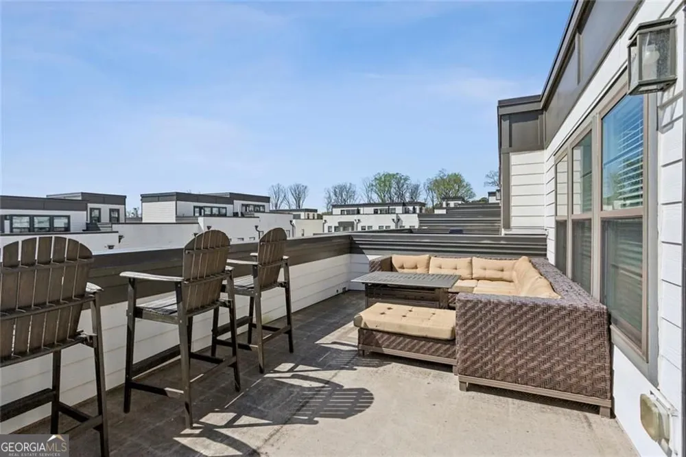 2153 Hinton DR Smyrna, GA 30080