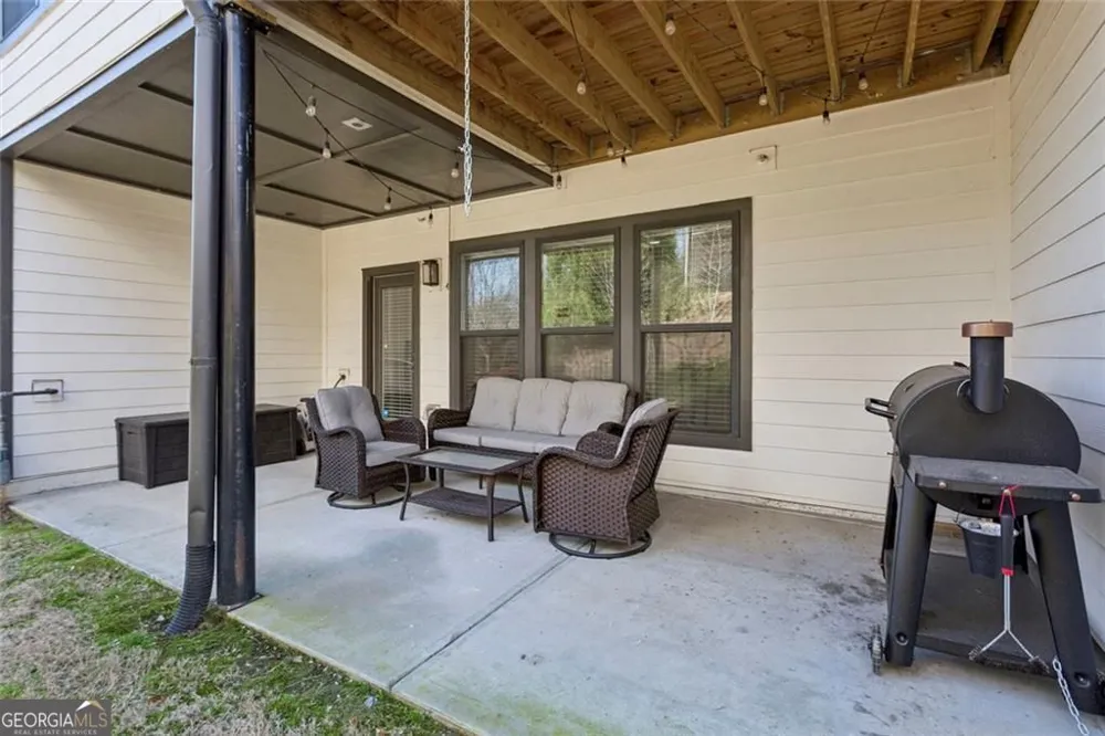 2153 Hinton DR Smyrna, GA 30080