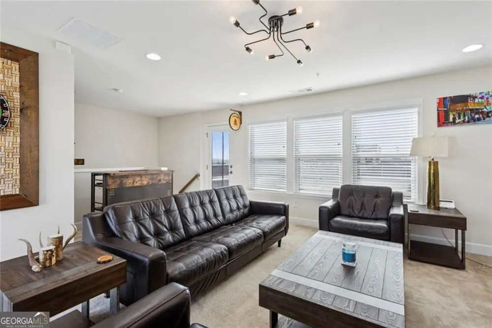 2153 Hinton DR Smyrna, GA 30080