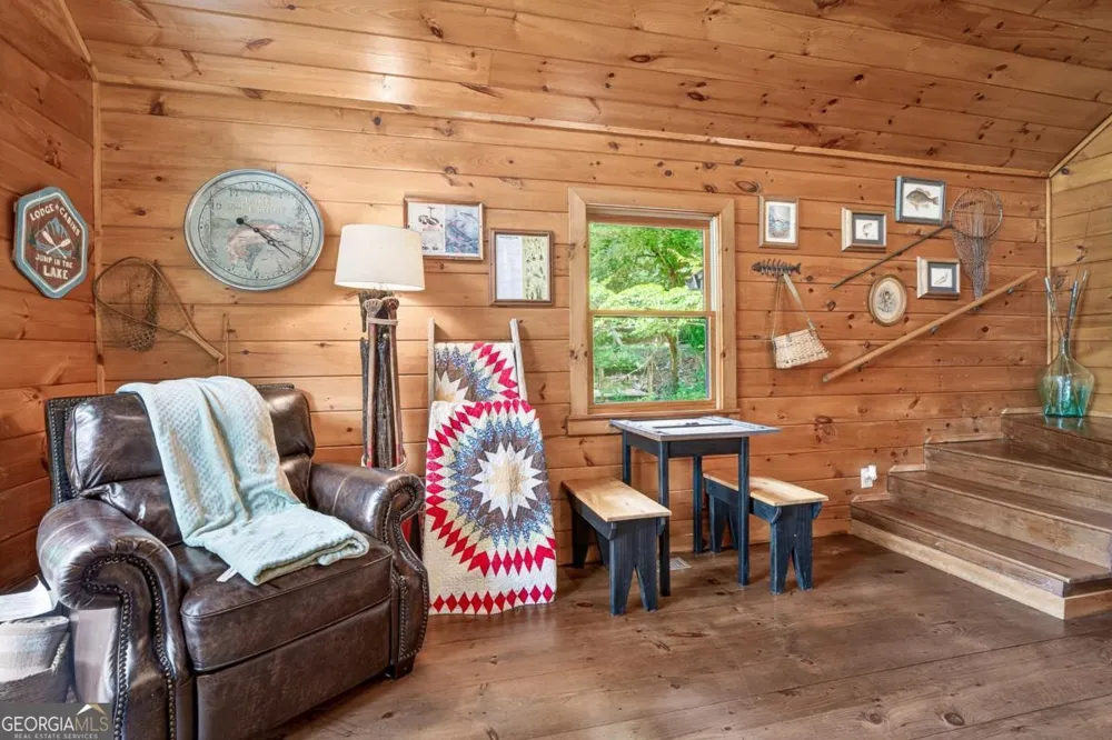 28 Rowland PTE Morganton, GA 30560