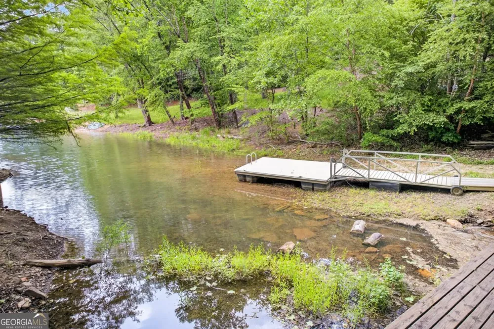 28 Rowland PTE Morganton, GA 30560