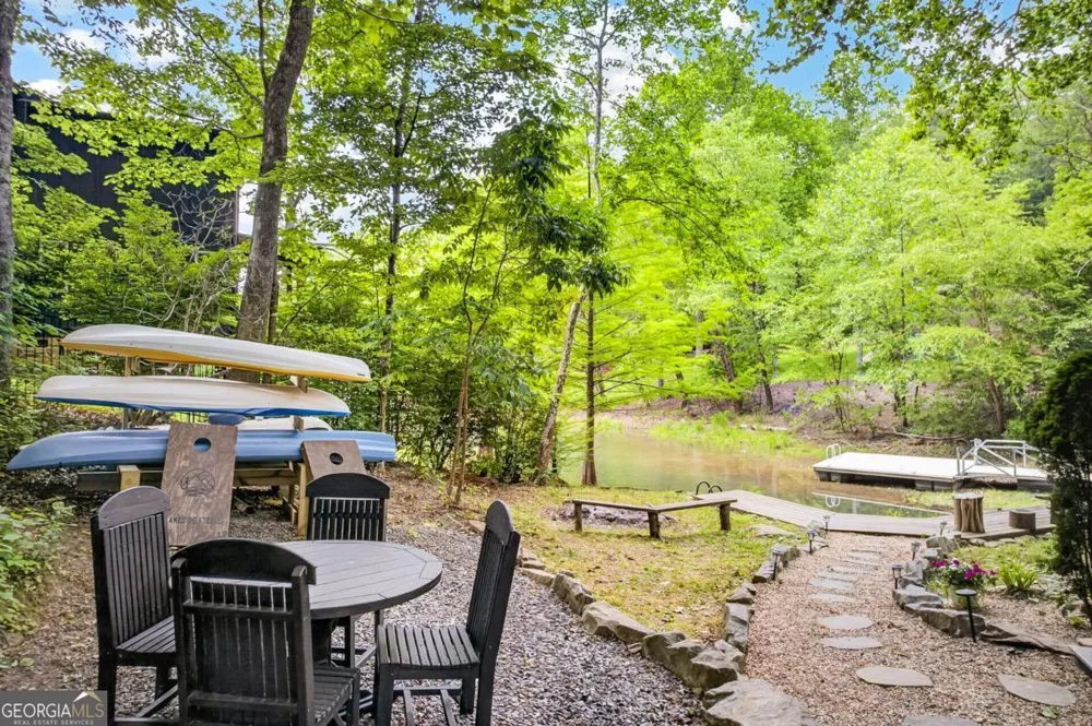 28 Rowland PTE Morganton, GA 30560