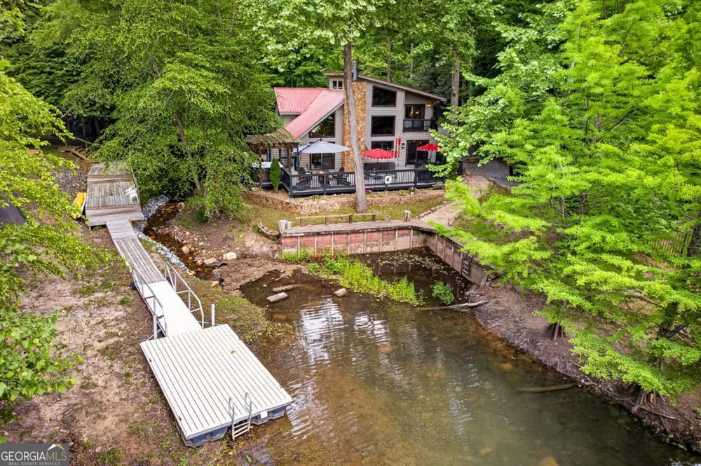 28 Rowland PTE Morganton, GA 30560
