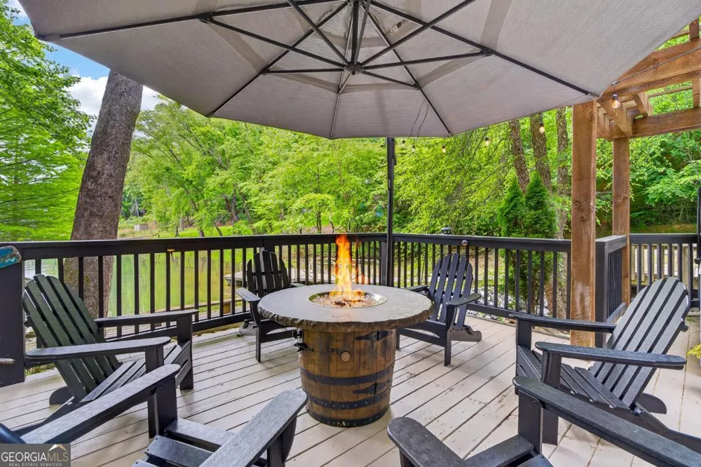 28 Rowland PTE Morganton, GA 30560