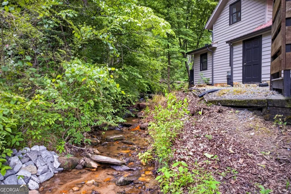 28 Rowland PTE Morganton, GA 30560