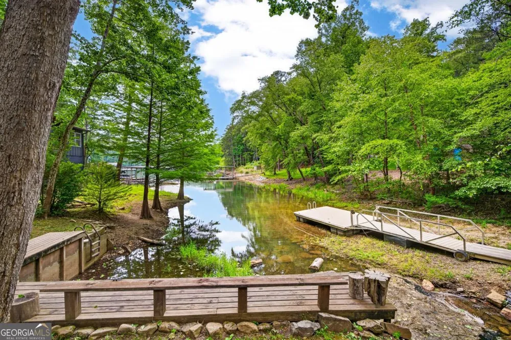 28 Rowland PTE Morganton, GA 30560