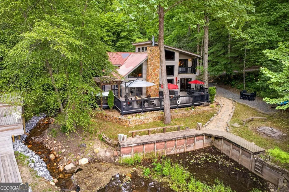 28 Rowland PTE Morganton, GA 30560
