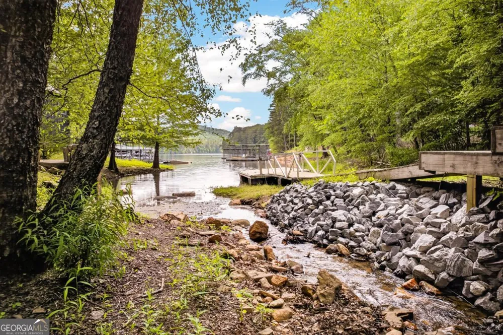 28 Rowland PTE Morganton, GA 30560