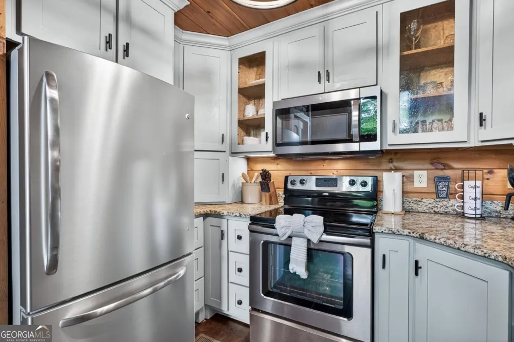 28 Rowland PTE Morganton, GA 30560