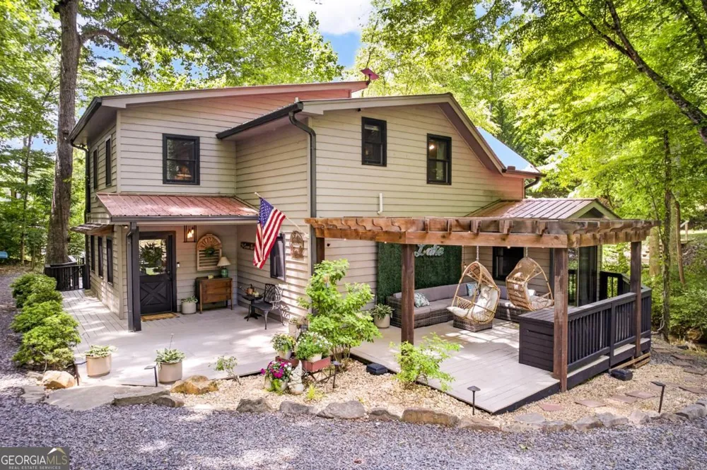 28 Rowland PTE Morganton, GA 30560