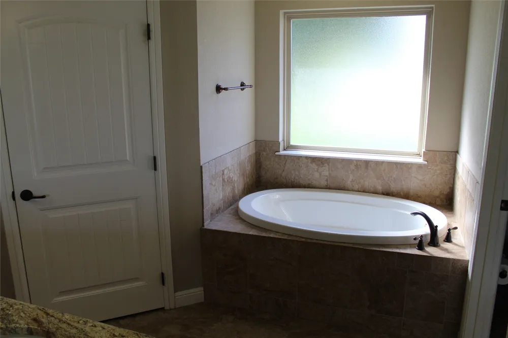 9204 Parkview Circle Tolar, TX 76476