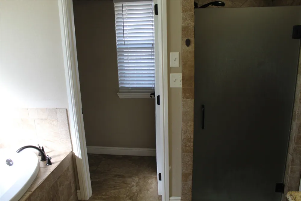 9204 Parkview Circle Tolar, TX 76476