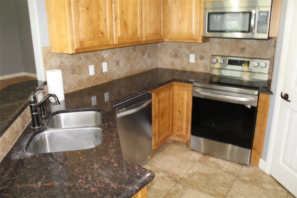 9204 Parkview Circle Tolar, TX 76476