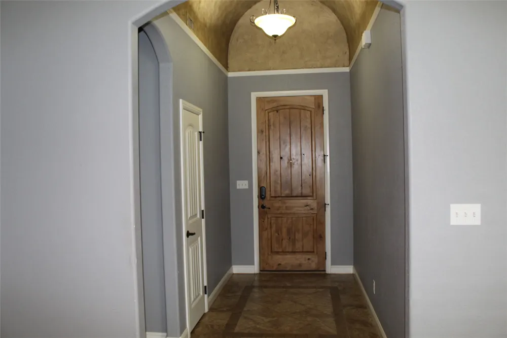 9204 Parkview Circle Tolar, TX 76476