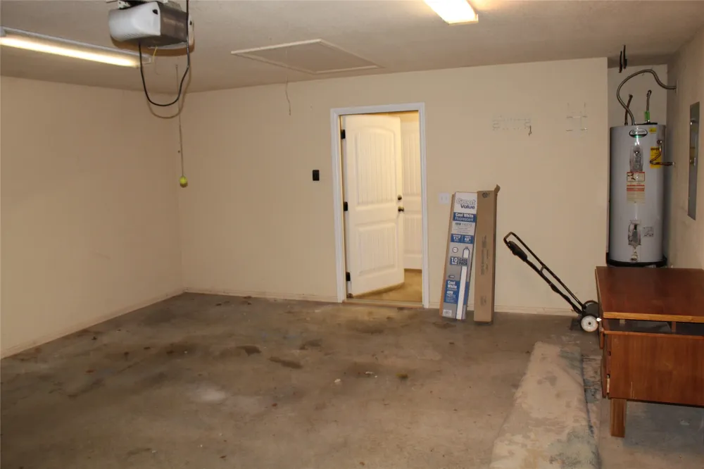 9204 Parkview Circle Tolar, TX 76476