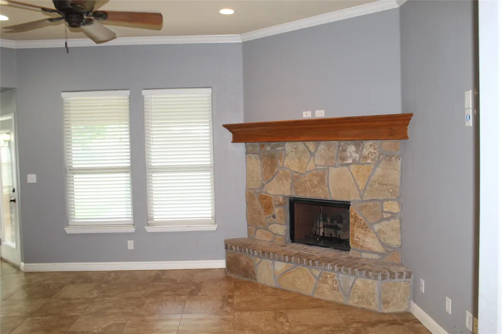 9204 Parkview Circle Tolar, TX 76476