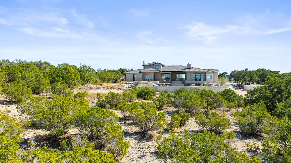 400 Medlin Creek Loop Dripping Springs, TX 78620
