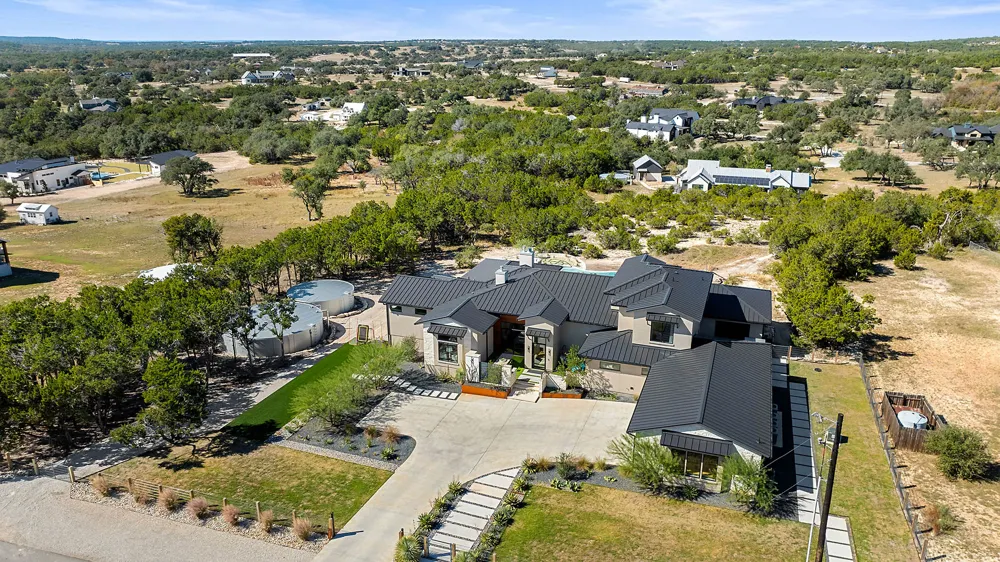400 Medlin Creek Loop Dripping Springs, TX 78620