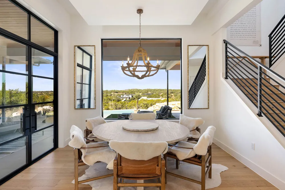 400 Medlin Creek Loop Dripping Springs, TX 78620
