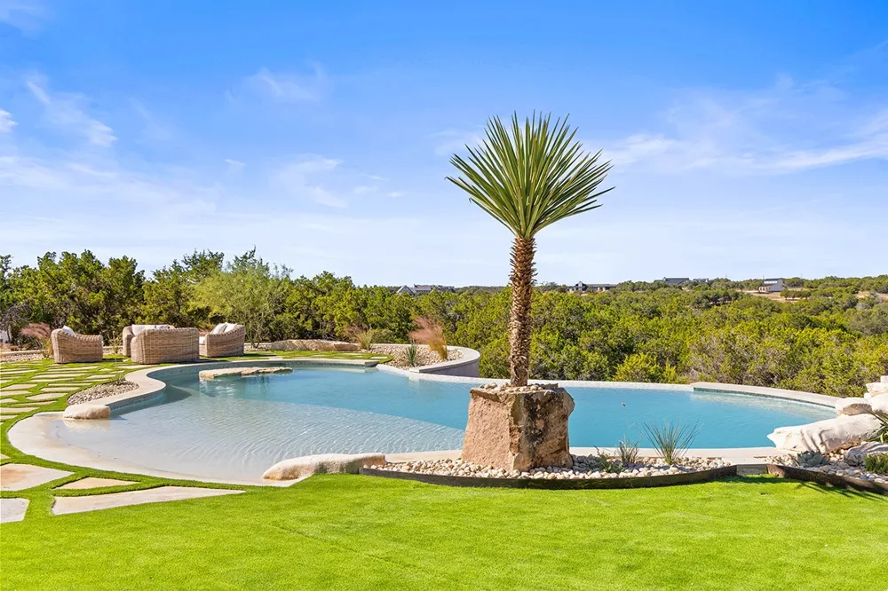 400 Medlin Creek Loop Dripping Springs, TX 78620