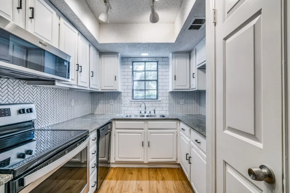 3635 Garden Brook Drive #10100 Farmers Branch, TX 75234