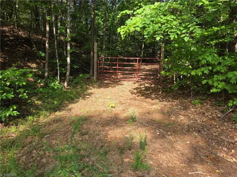 xx 31.85 +-ac Hampton Road