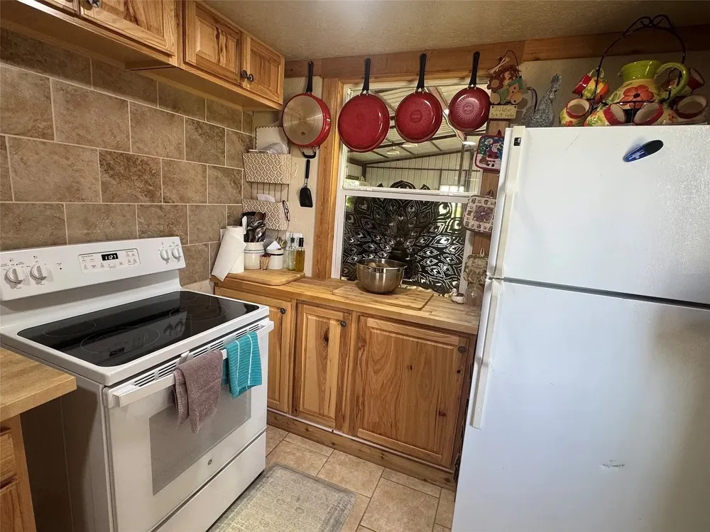 125 Rolling Bend Road Alvord, TX 76225