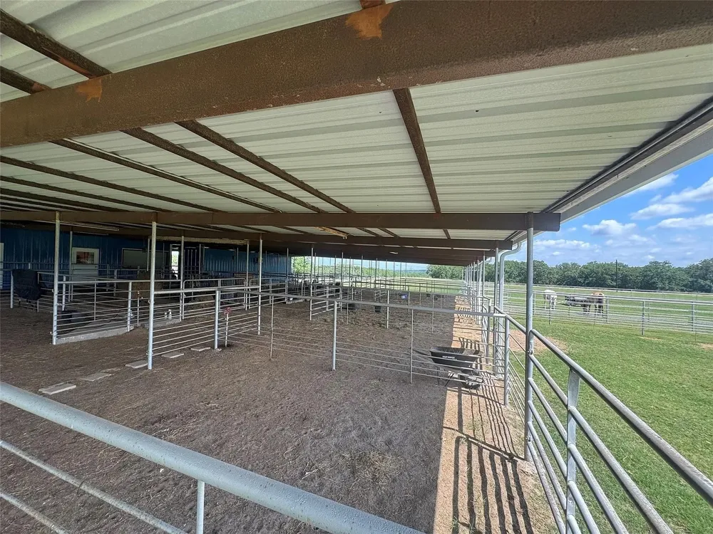 125 Rolling Bend Road Alvord, TX 76225