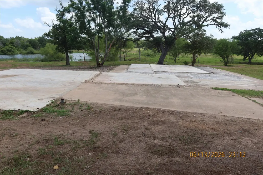 1028 Gun Rose Lane Columbus, TX 78934