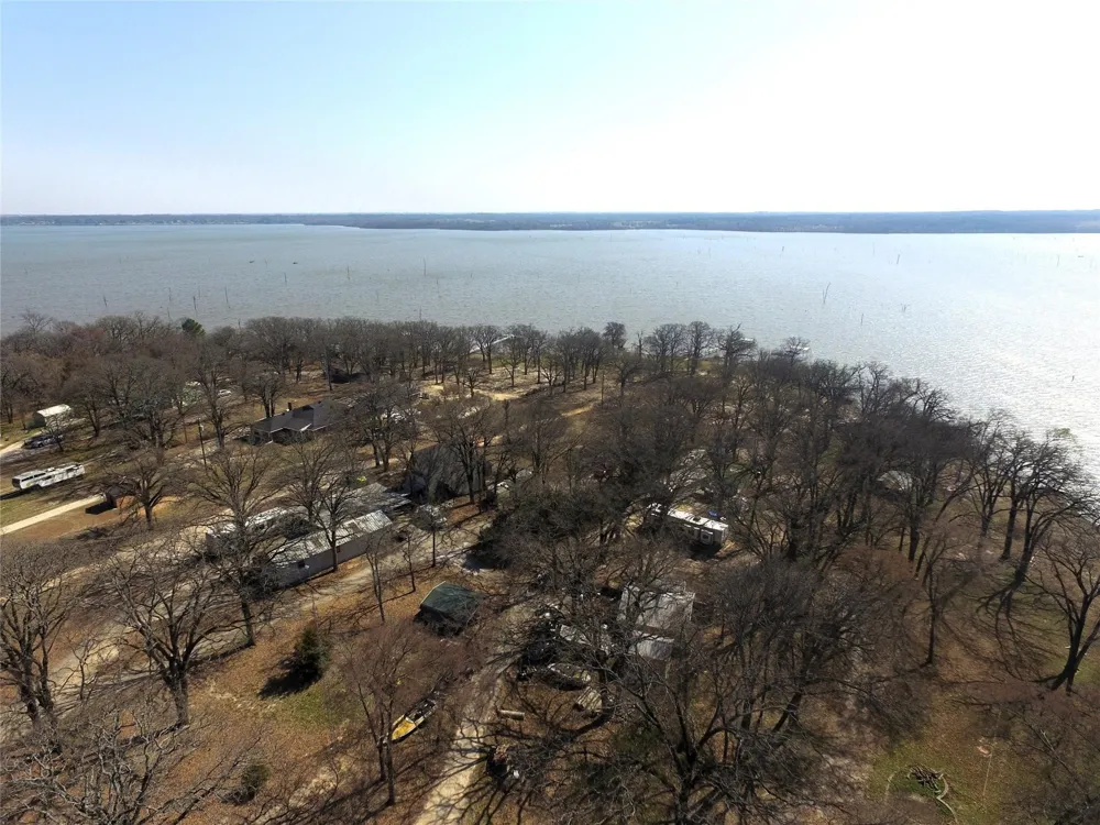 8085 Lakeview Drive Quinlan, TX 75474