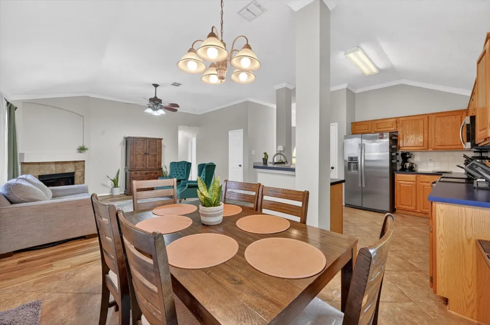 3208 Cliff Oaks Drive Corinth, TX 76210