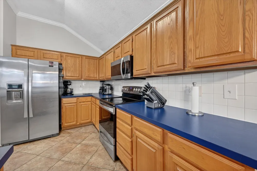 3208 Cliff Oaks Drive Corinth, TX 76210