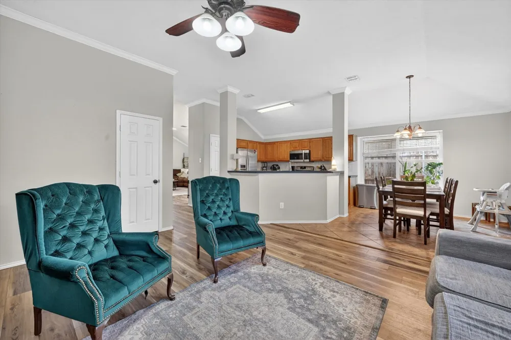 3208 Cliff Oaks Drive Corinth, TX 76210
