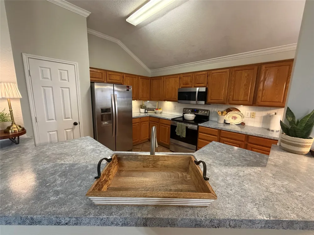 3208 Cliff Oaks Drive Corinth, TX 76210
