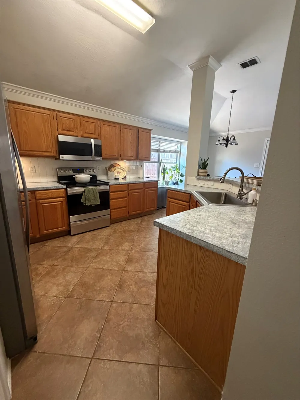 3208 Cliff Oaks Drive Corinth, TX 76210