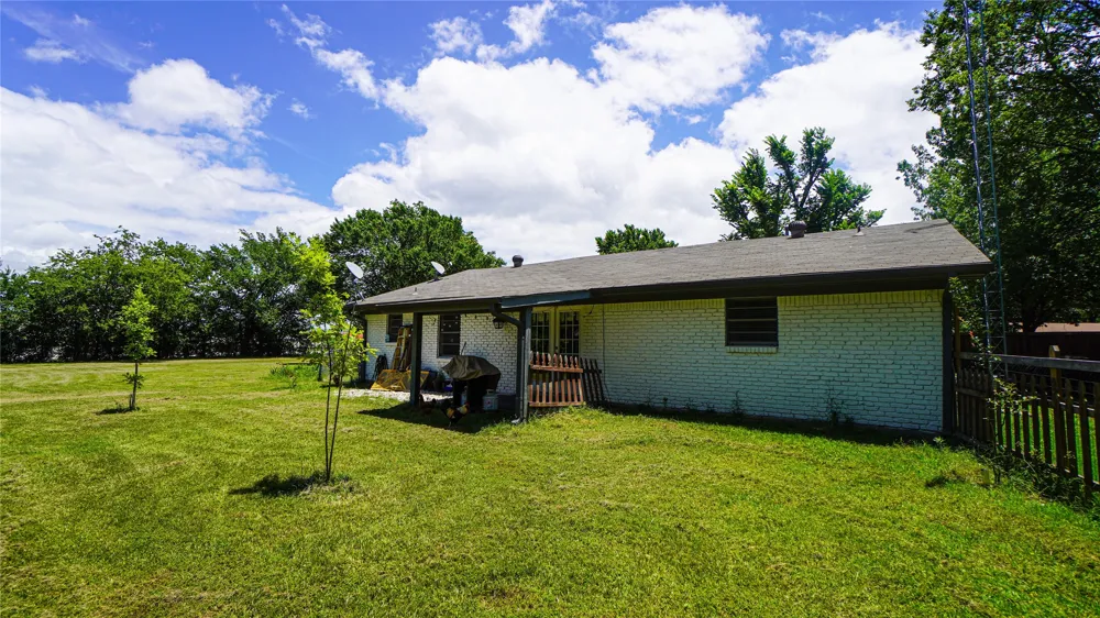 340 Northside Quinlan, TX 75474