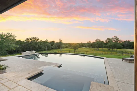 1457 Avenida High View