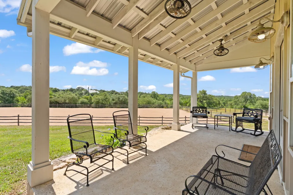 1457 Avenida High View Driftwood, TX 78619