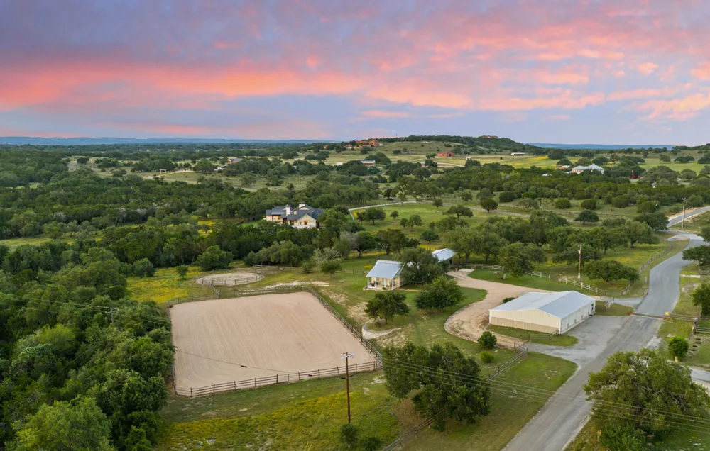1457 Avenida High View Driftwood, TX 78619