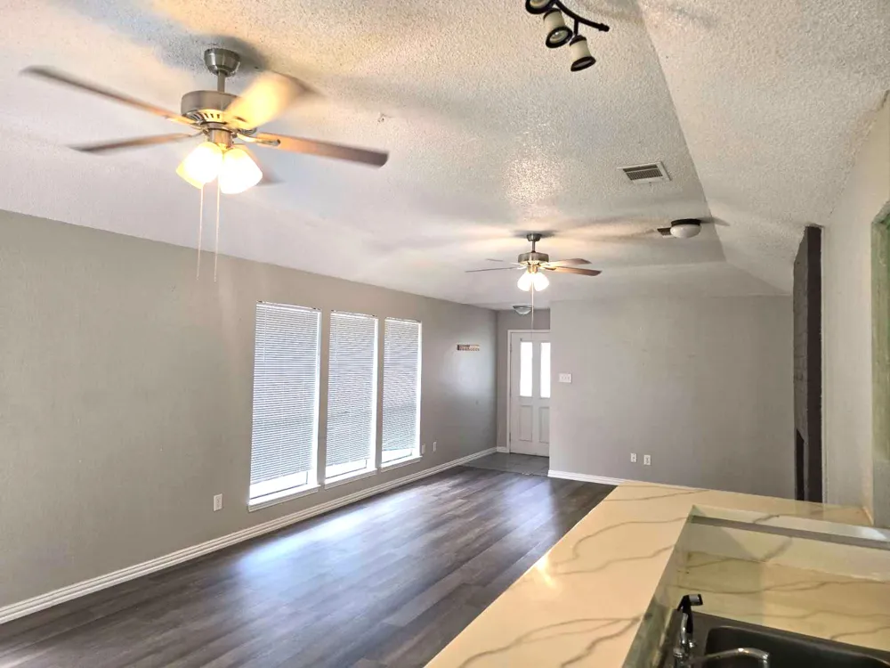 1007 Mitchell Lane Burleson, TX 76028