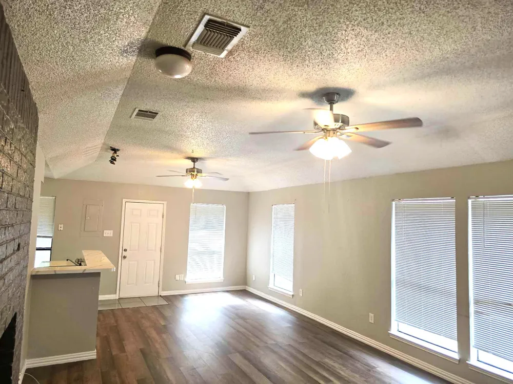1007 Mitchell Lane Burleson, TX 76028