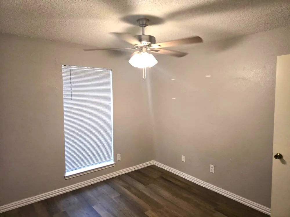 1007 Mitchell Lane Burleson, TX 76028