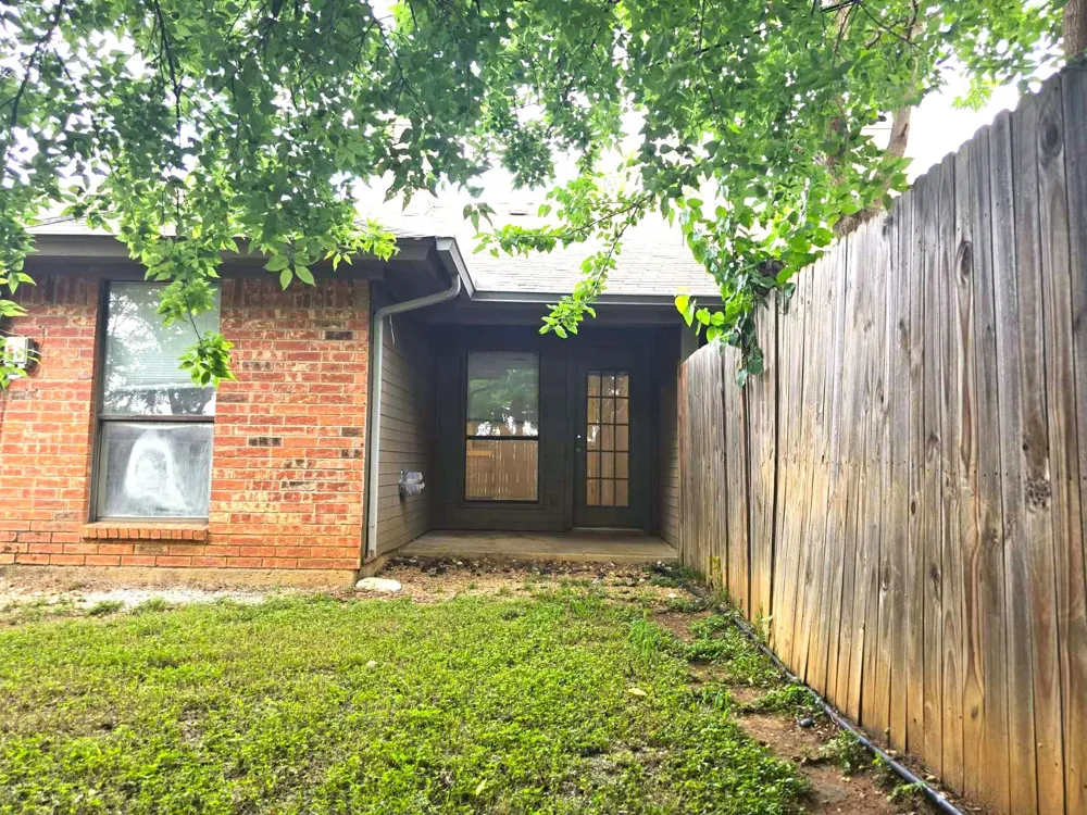 1007 Mitchell Lane Burleson, TX 76028