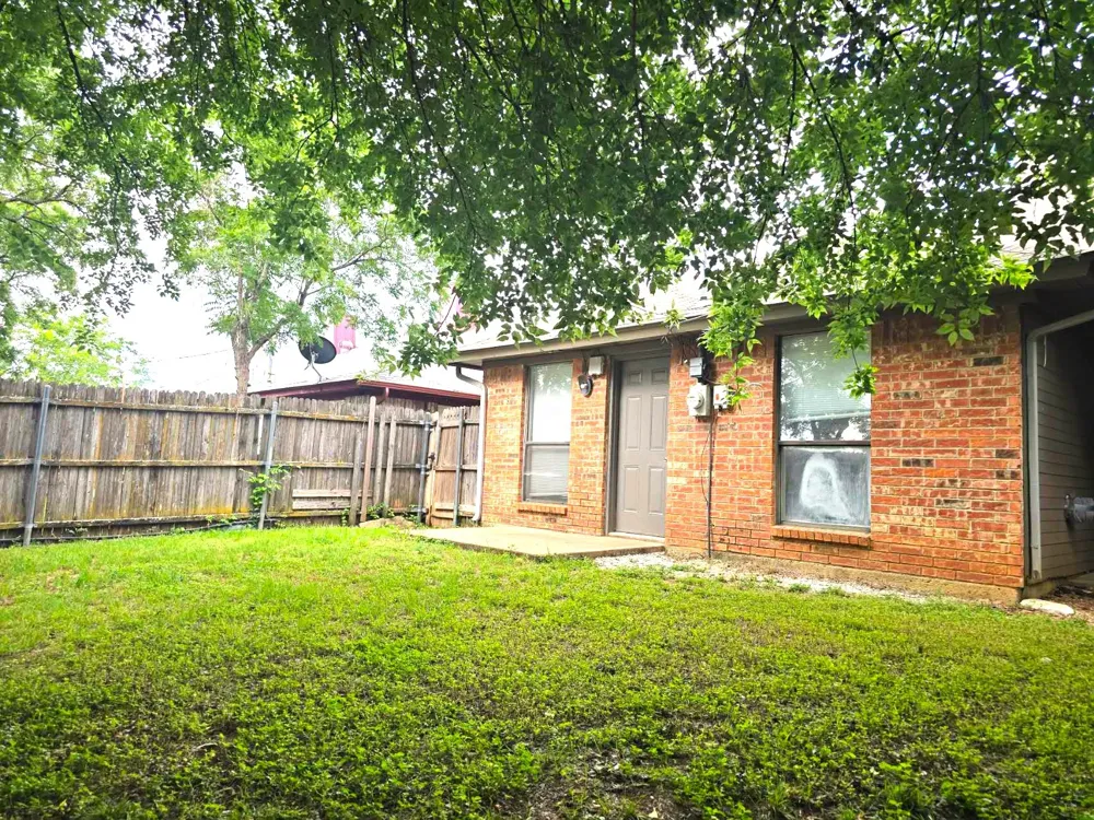 1007 Mitchell Lane Burleson, TX 76028