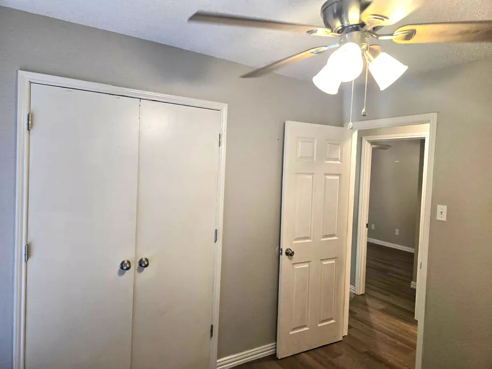 1007 Mitchell Lane Burleson, TX 76028