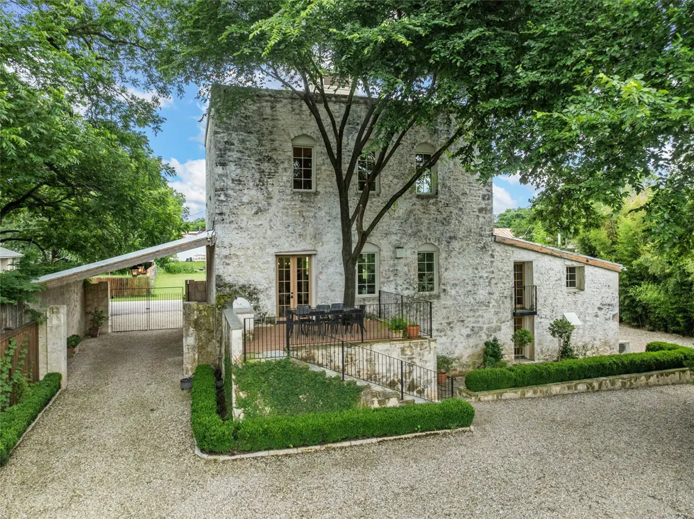 401 E Avenue A Valley Mills, TX 76689