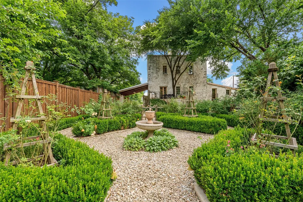 401 E Avenue A Valley Mills, TX 76689
